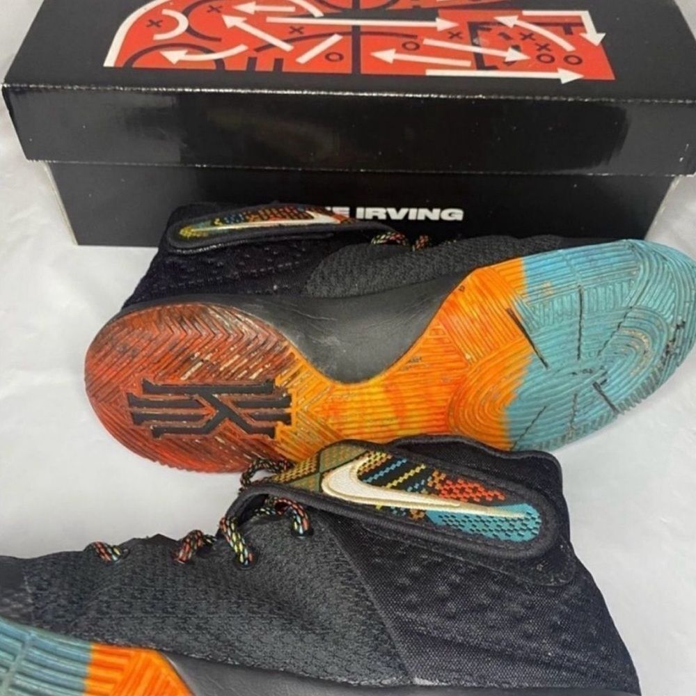 Nike Kyrie 2 Black History Month
Sneakers Size 6.5Y - Picture 7 of 9